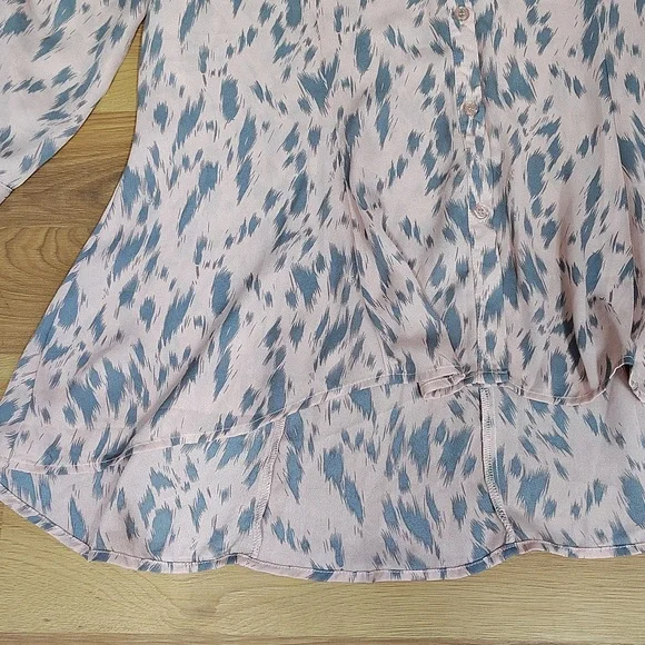 Pink and Gray Ladies Size Medium Dressy Blouse, Ladies Button Down Top - Picture 8 of 9